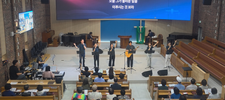 제주성지교회에 설치된 커브형 LED 디스플레이